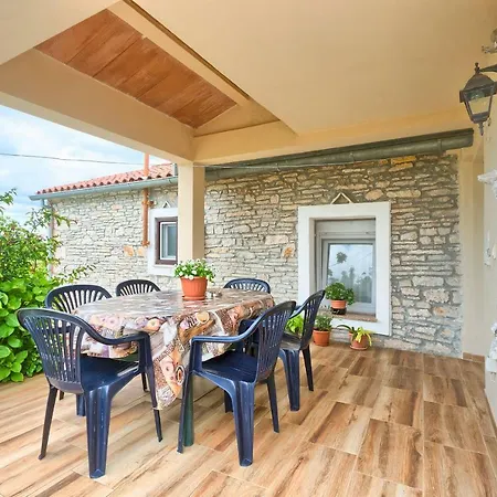 Haus Glavani 아파트 *